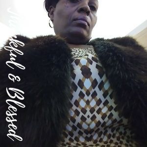 Meet your Posher, Sharon